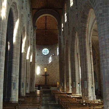 Abbatiale Saint-Pierre-et-Saint-Paul dÉvaux-les-Bains