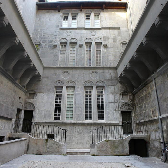 Photo de Hôtel de Croy-Chasnel et de Pierre Bucher à Grenoble