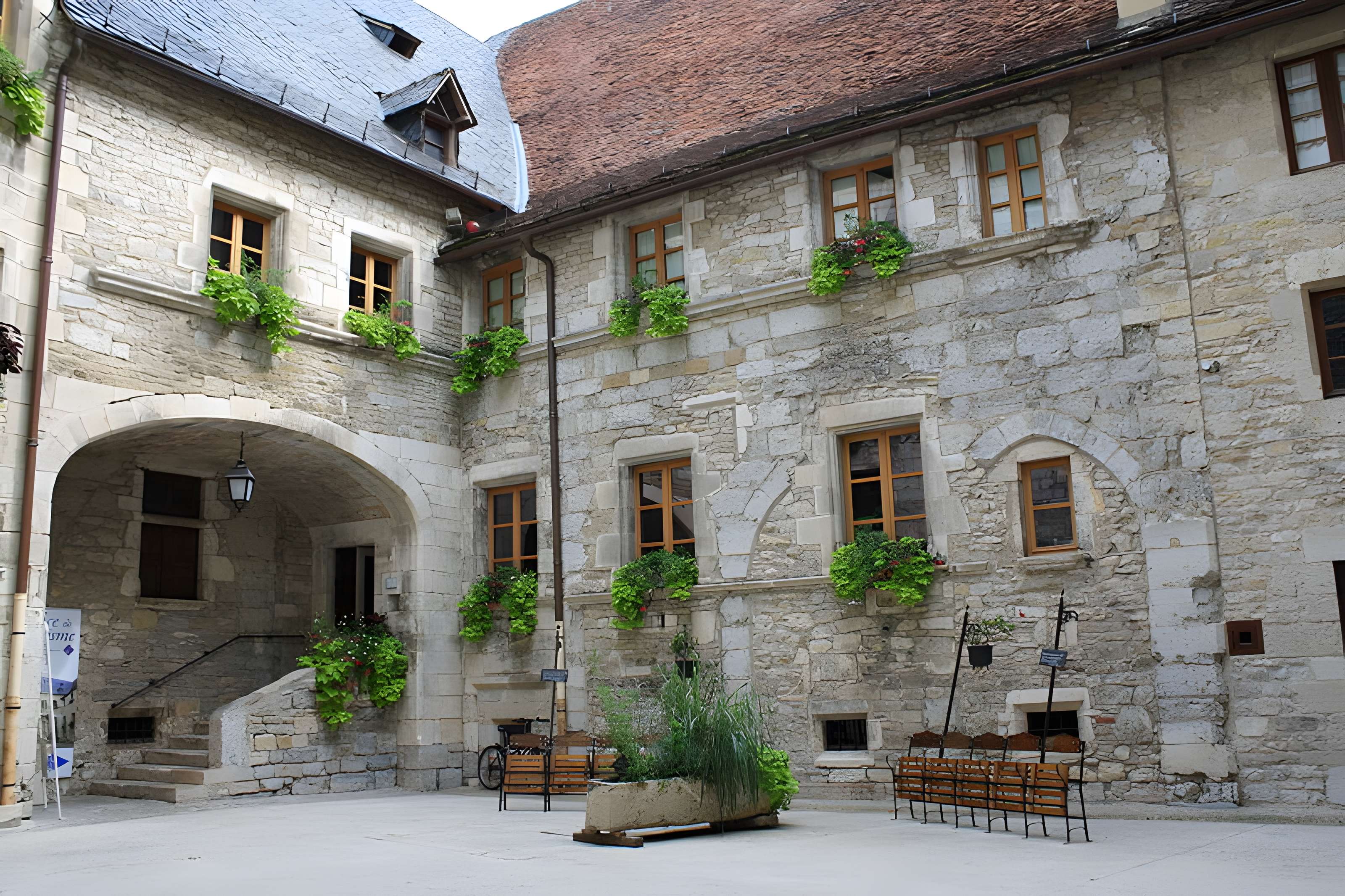 Hôtel de la Raymondie à Martel