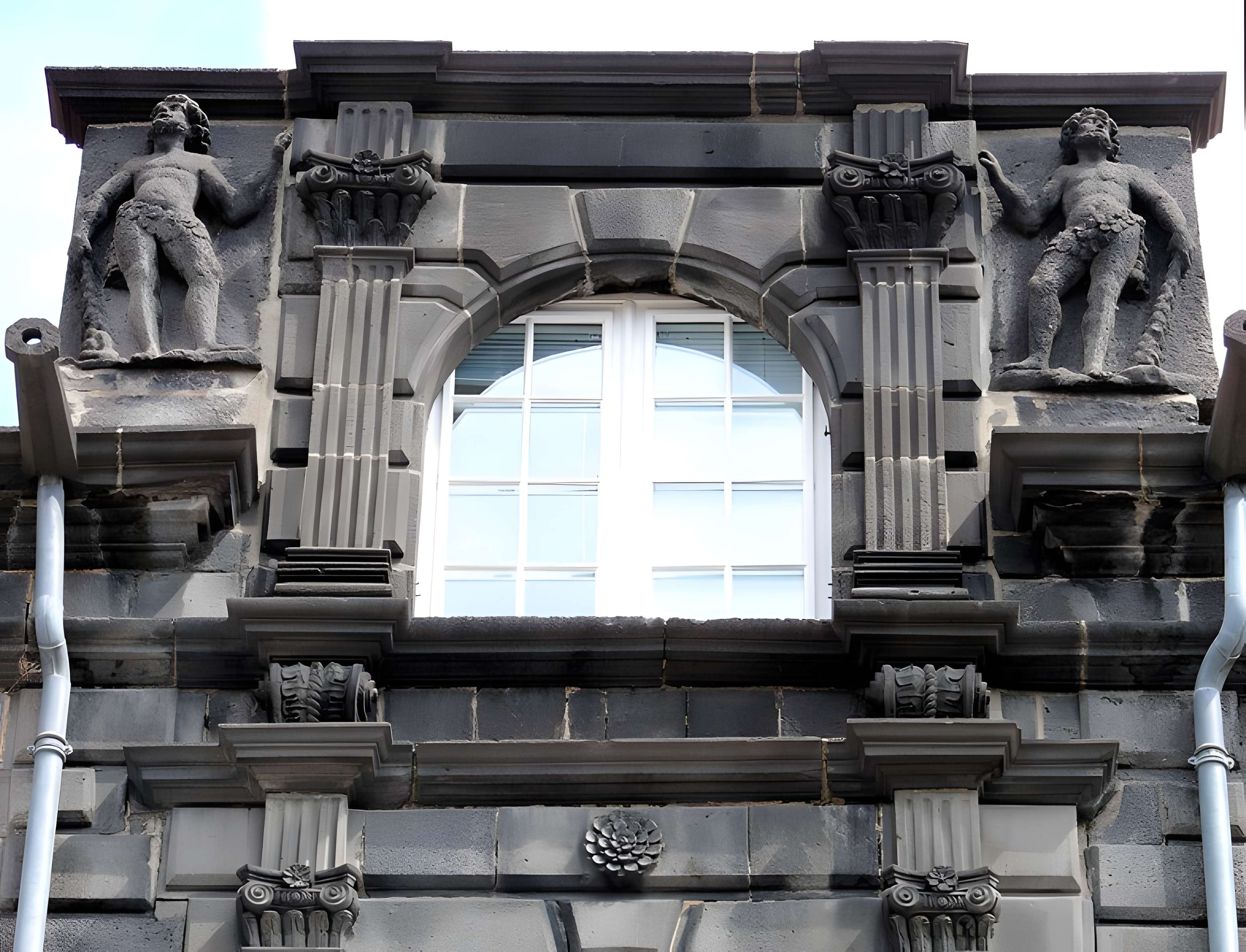 Hôtel de Laval de Lacresne à Riom 