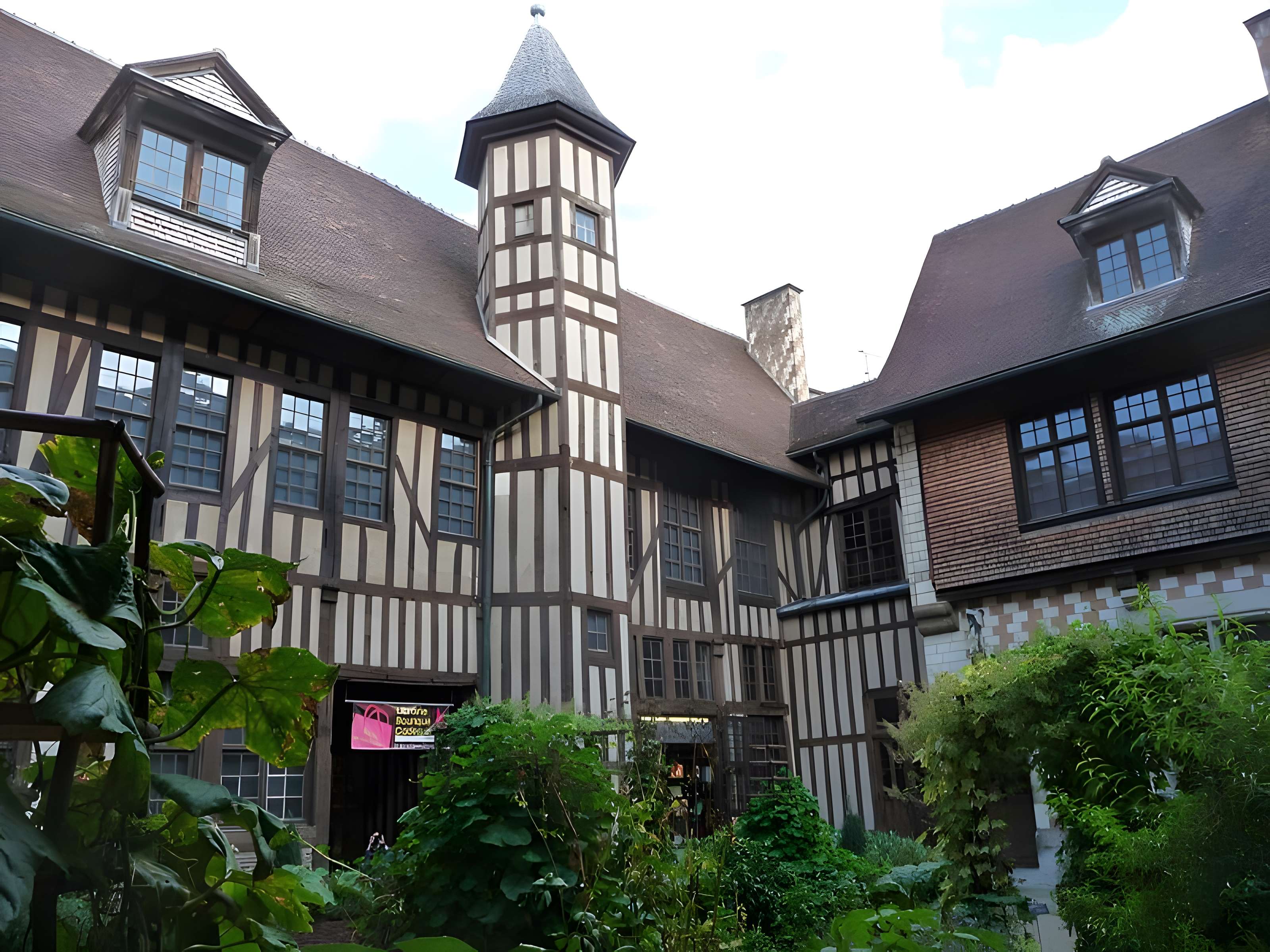 Hôtel de Mauroy à Troyes 