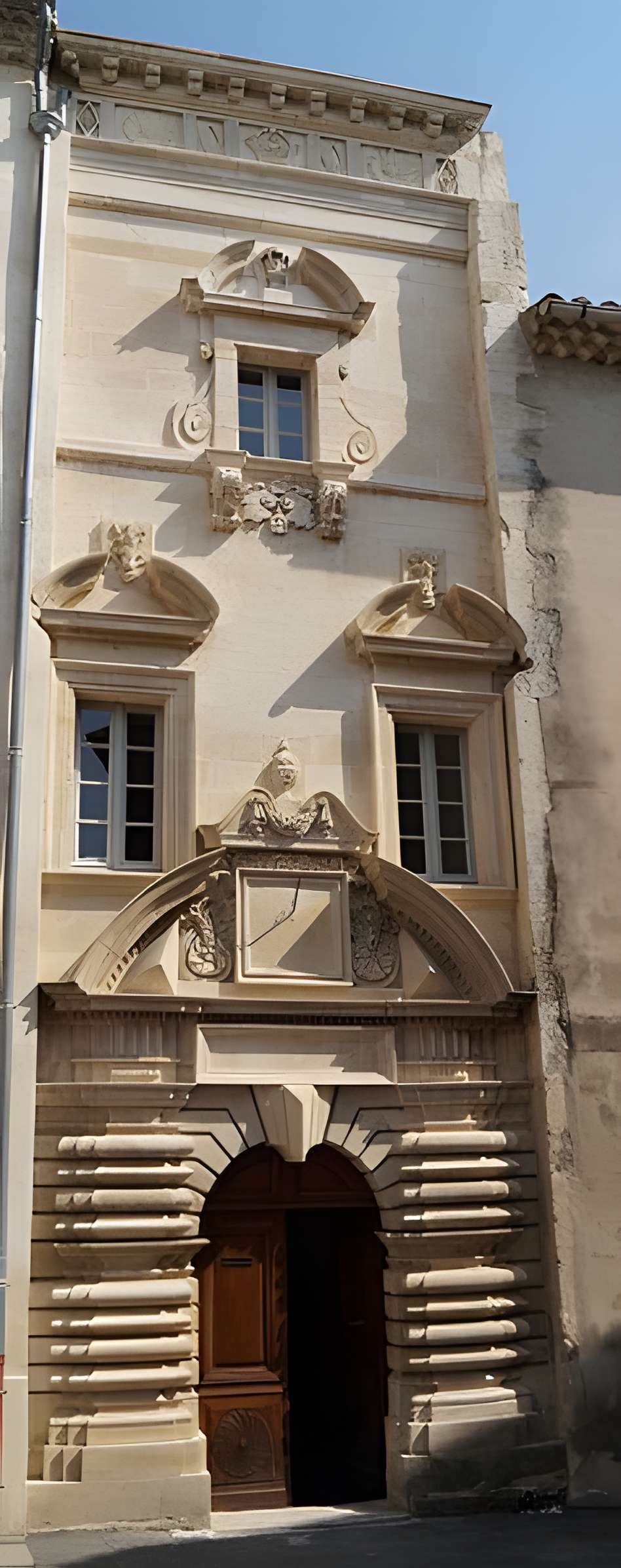 Hôtel de Roubin à Pont-Saint-Esprit 