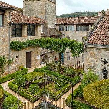 Hôtel de Viguier dAuglanat à Figeac