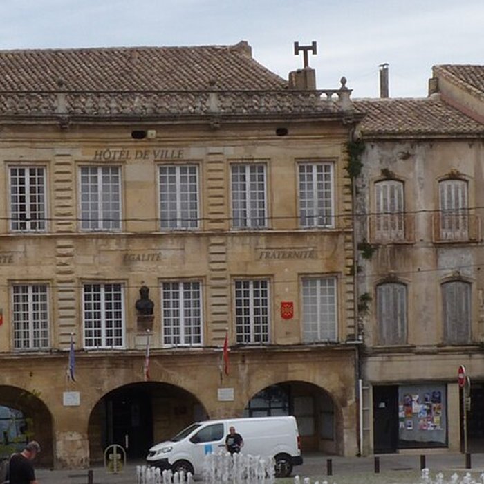 Photo de Hôtel de ville de Bagnols-sur-Cèze