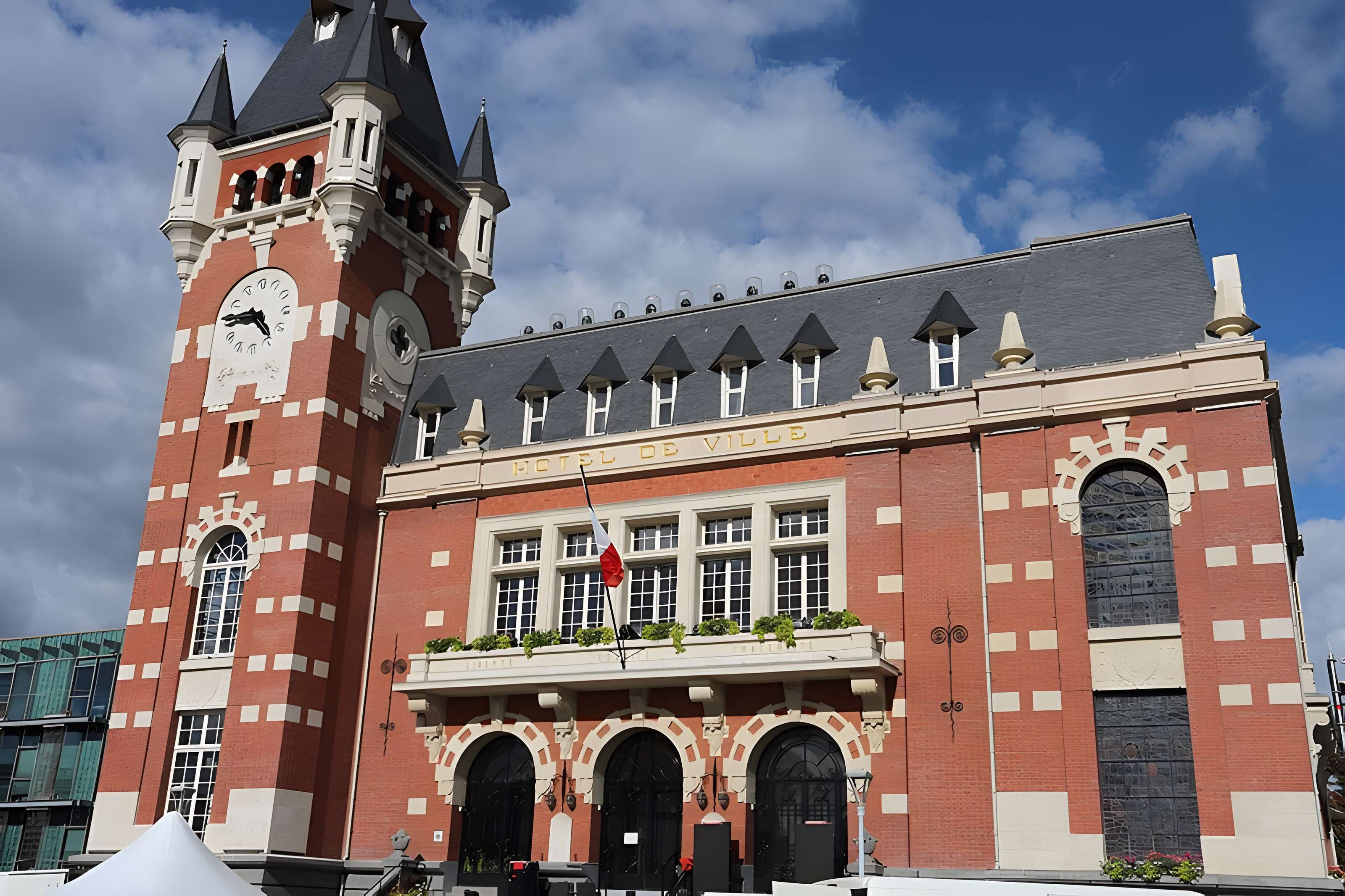 Hôtel de ville de Bruay-la-Buissière