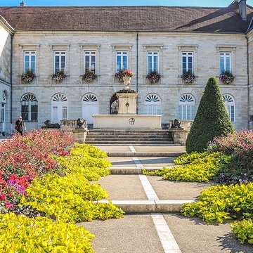 Hôtel de ville de Lons-le-Saunier