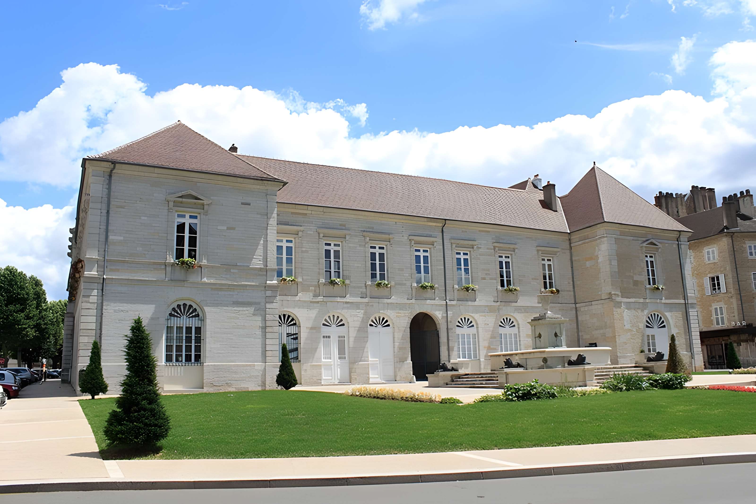 Hôtel de ville de Lons-le-Saunier