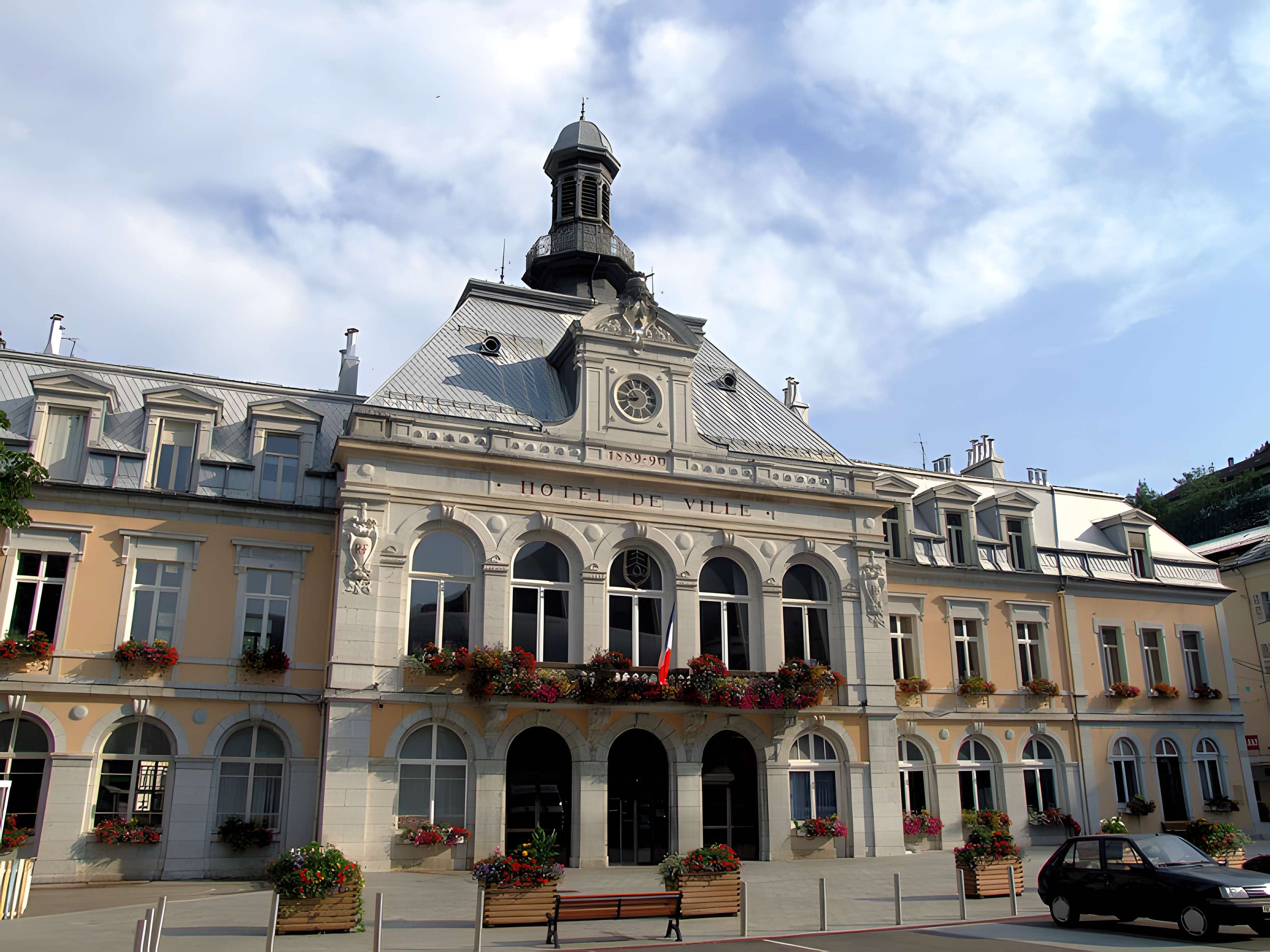 Groupe scolaire - Hôtel de ville - Justice de paix