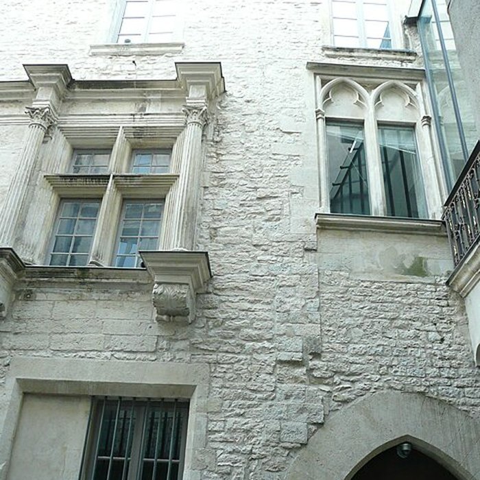 Photo de Hôtel de ville de Nîmes