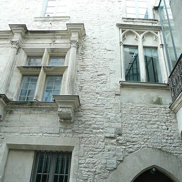 Hôtel de ville de Nîmes