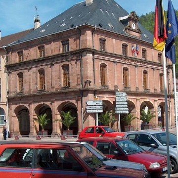 hotel de ville de raon l etape