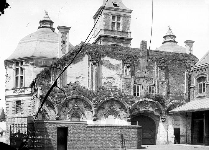 Hôtel de ville de Saint-Amand-les-Eaux