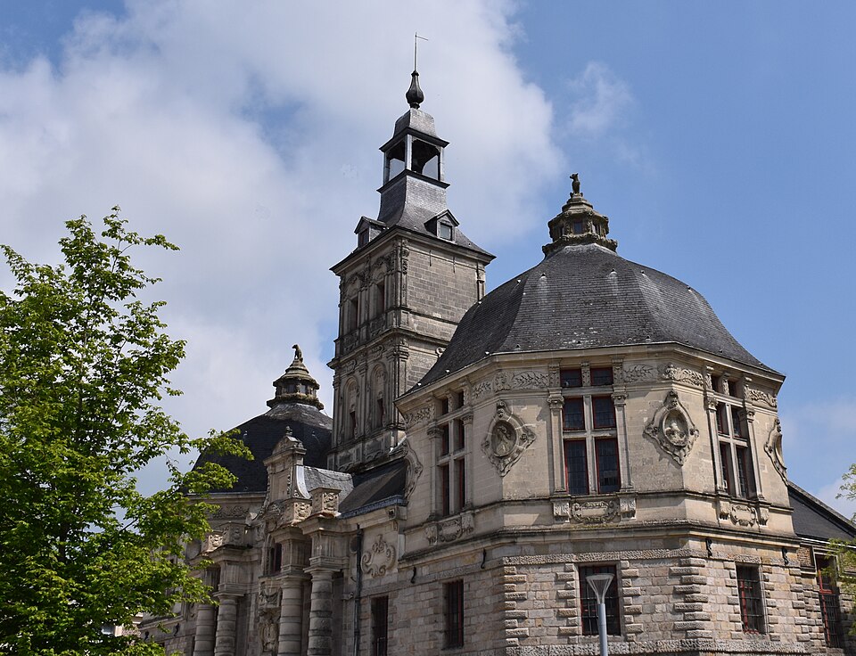 Hôtel de ville de Saint-Amand-les-Eaux