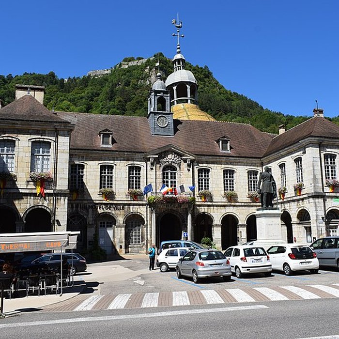 Photo de Hôtel de ville de Salins-les-Bains