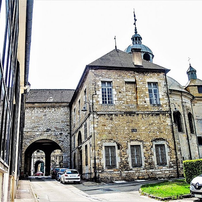 Photo de Hôtel de ville de Salins-les-Bains