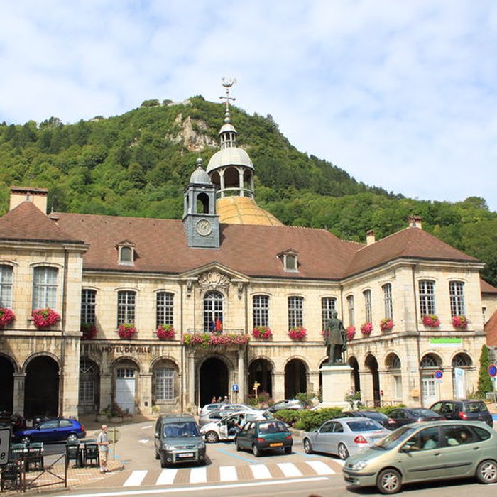 Photo de Hôtel de ville de Salins-les-Bains