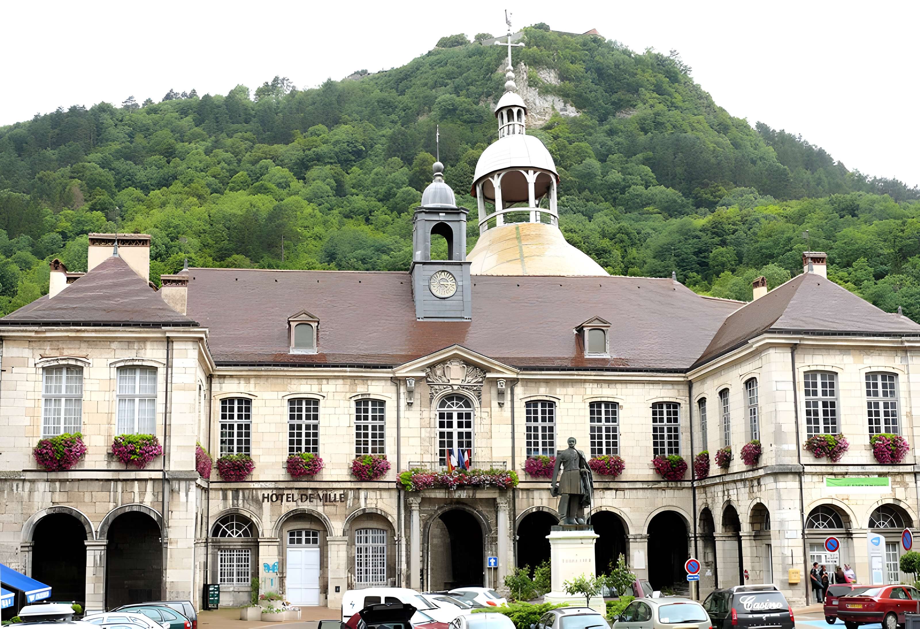 Hôtel de ville de Salins-les-Bains 