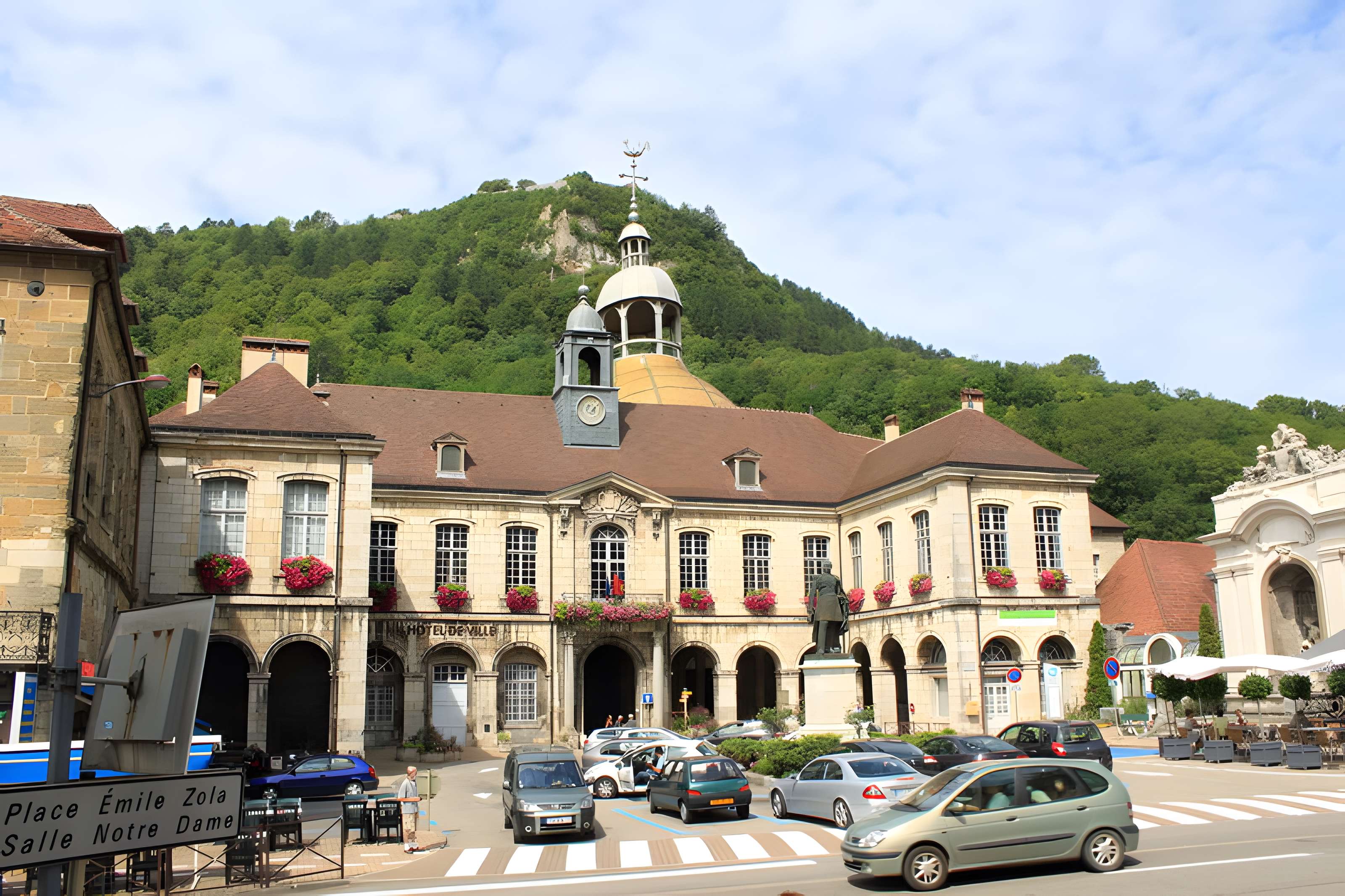 Hôtel de ville de Salins-les-Bains