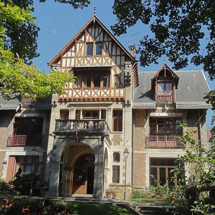 Photo de Ancien manoir de Miraville, actuelle mairie