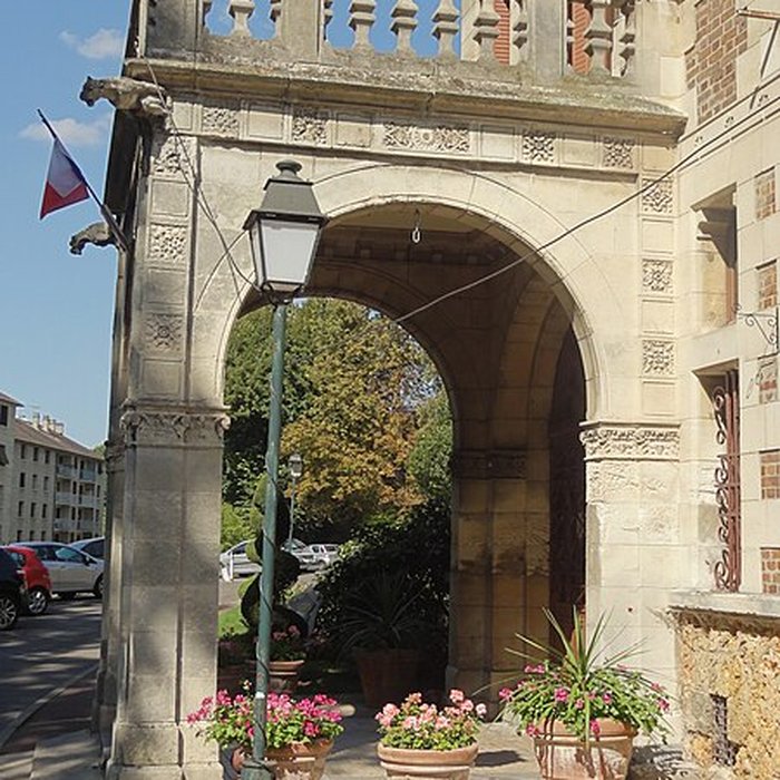 Photo de Ancien manoir de Miraville, actuelle mairie