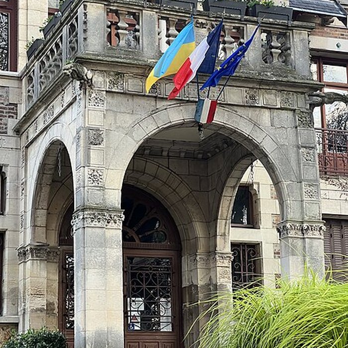 Photo de Ancien manoir de Miraville, actuelle mairie