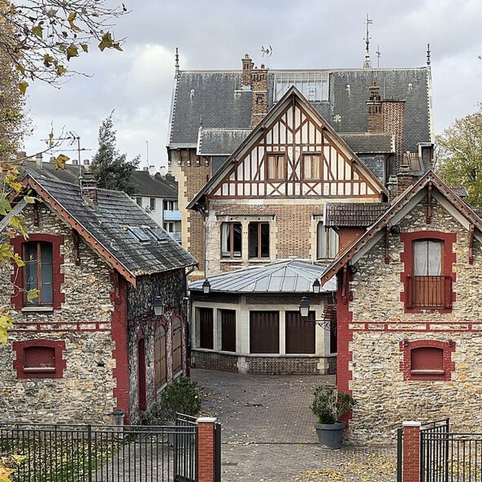 Photo de Ancien manoir de Miraville, actuelle mairie