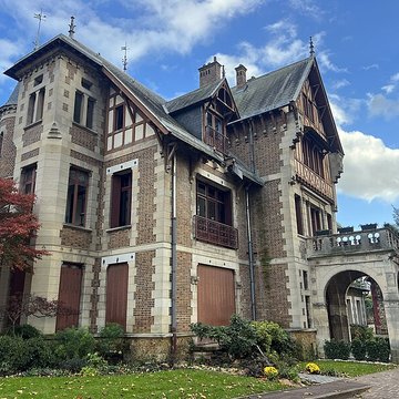 Ancien manoir de Miraville, actuelle mairie