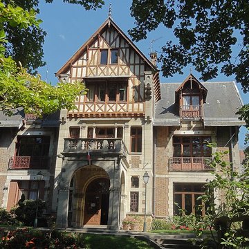 Ancien manoir de Miraville, actuelle mairie
