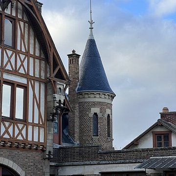 Ancien manoir de Miraville, actuelle mairie