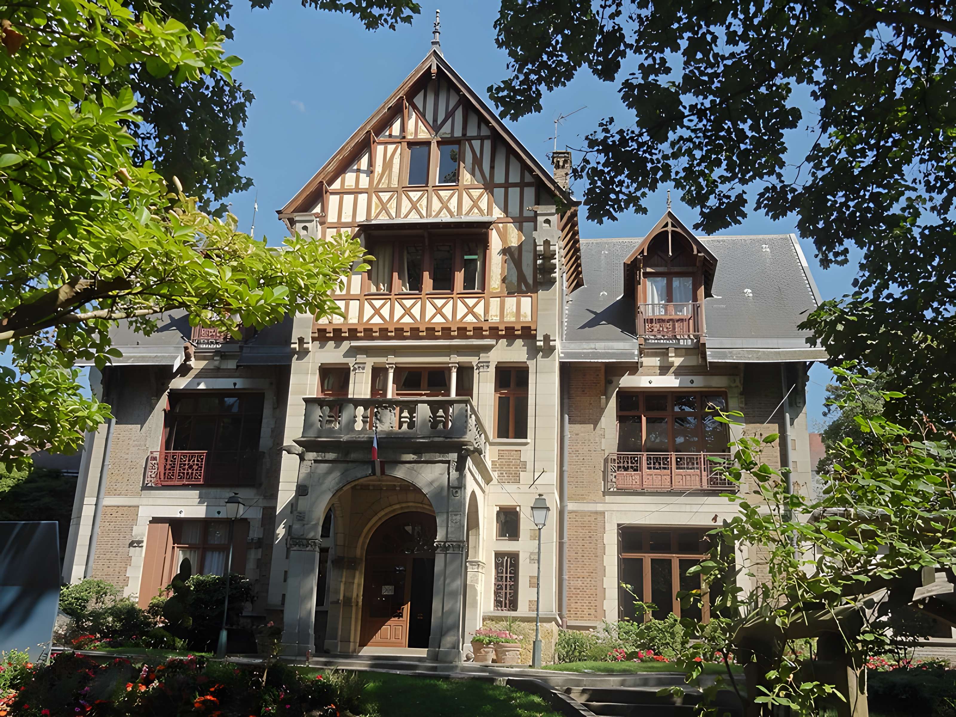 Ancien manoir de Miraville, actuelle mairie