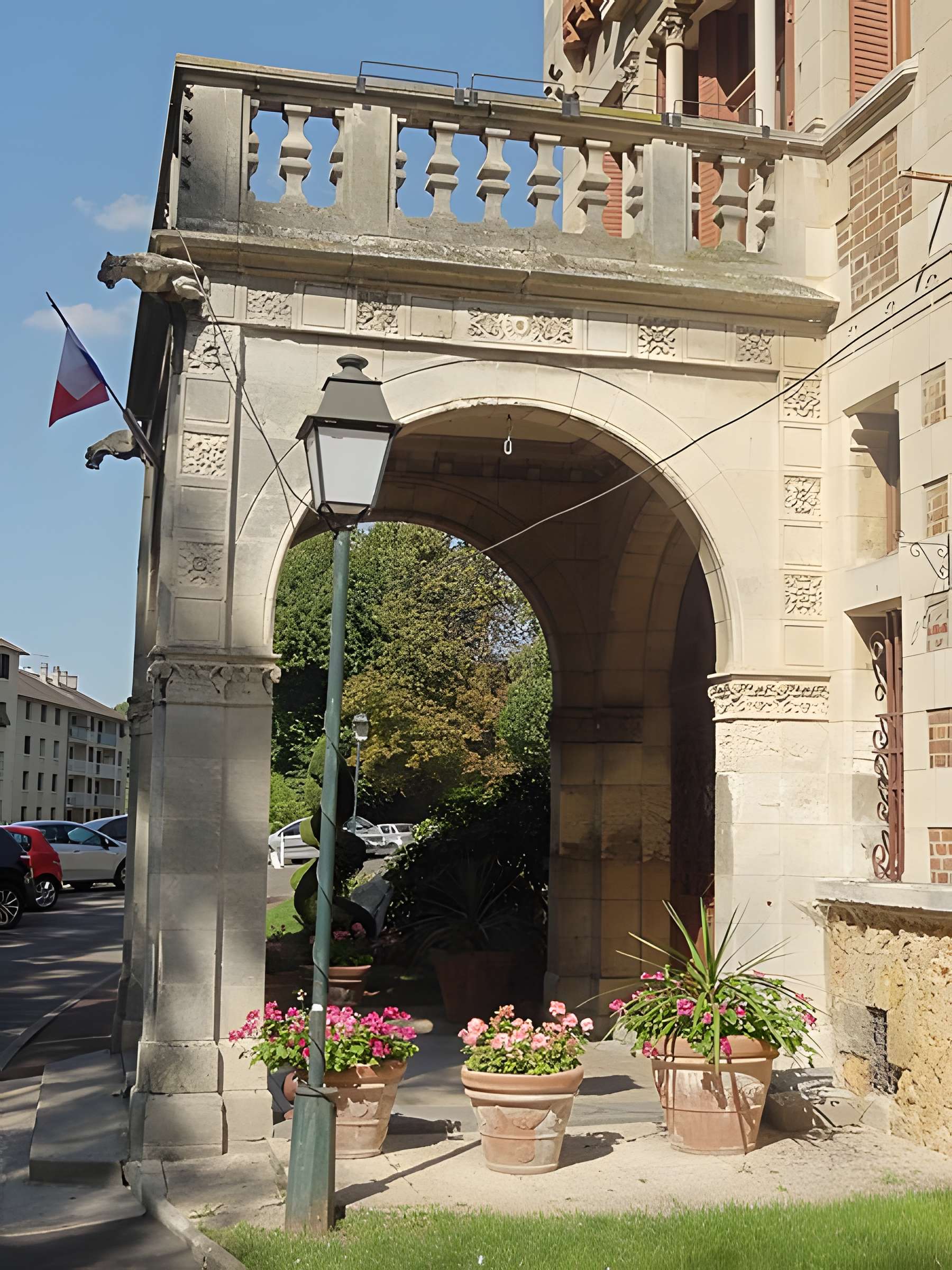 Ancien manoir de Miraville, actuelle mairie