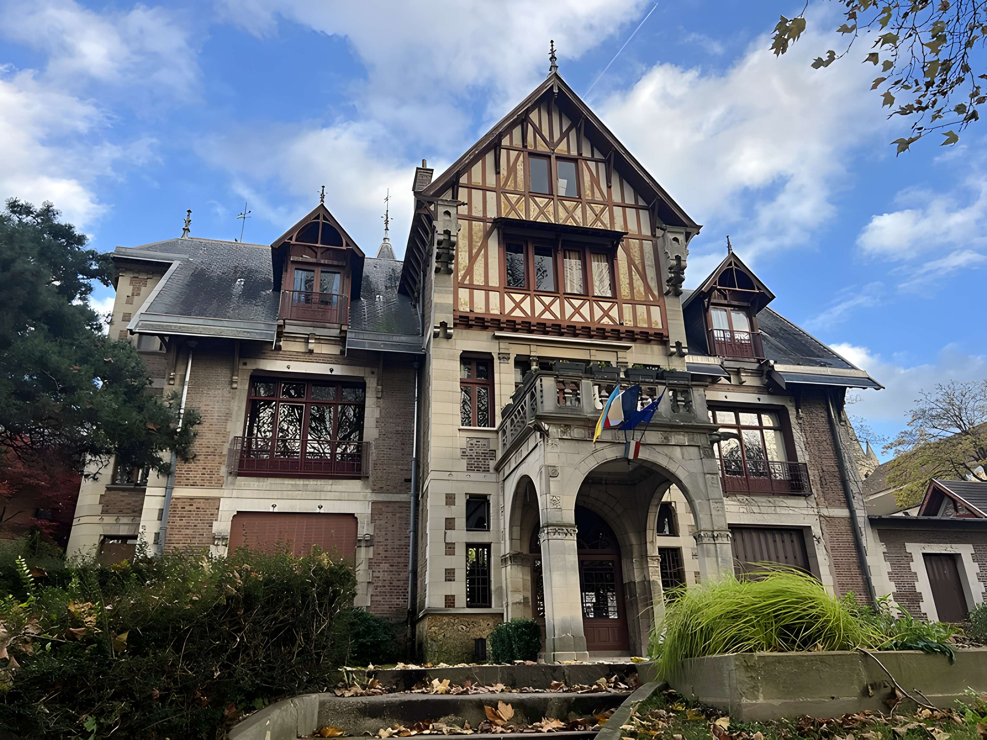 Ancien manoir de Miraville, actuelle mairie