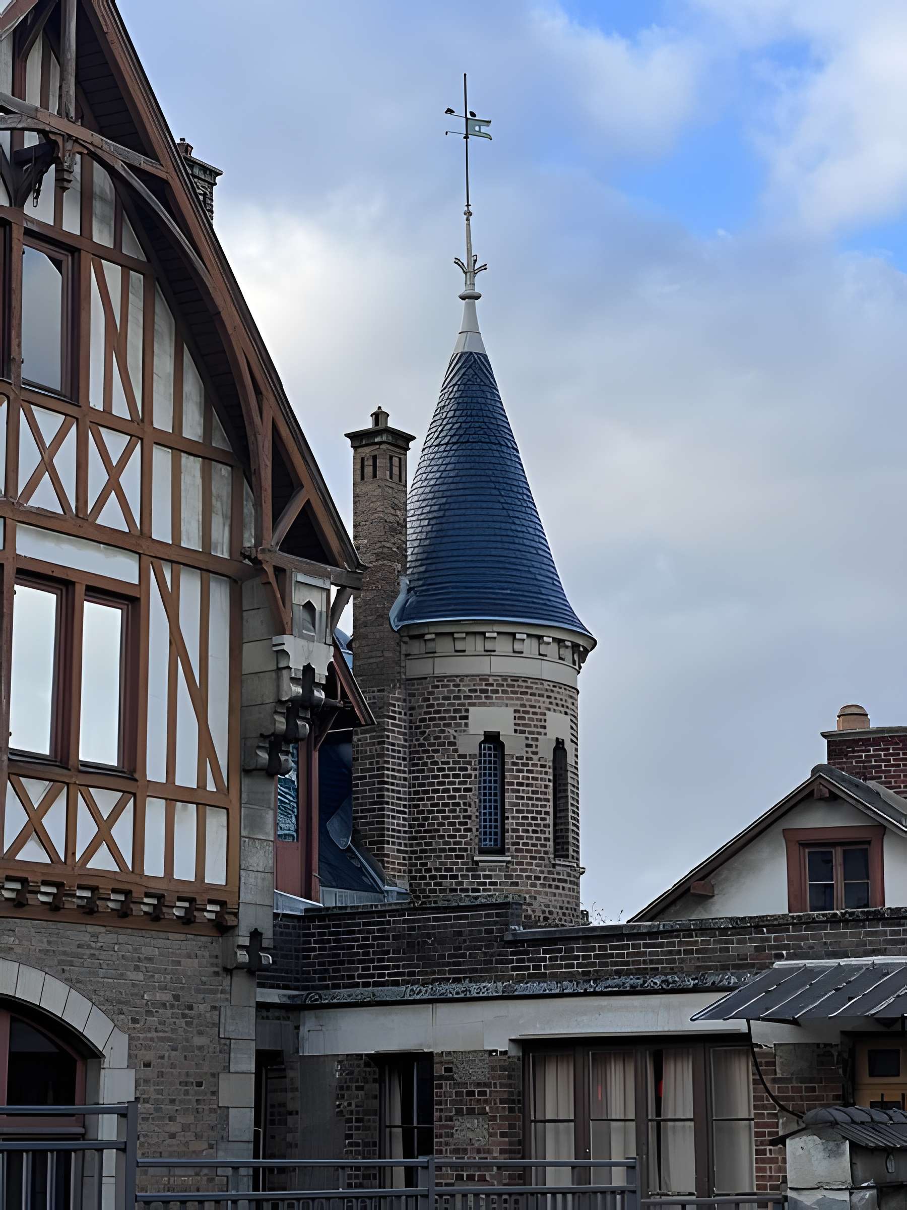 Ancien manoir de Miraville, actuelle mairie