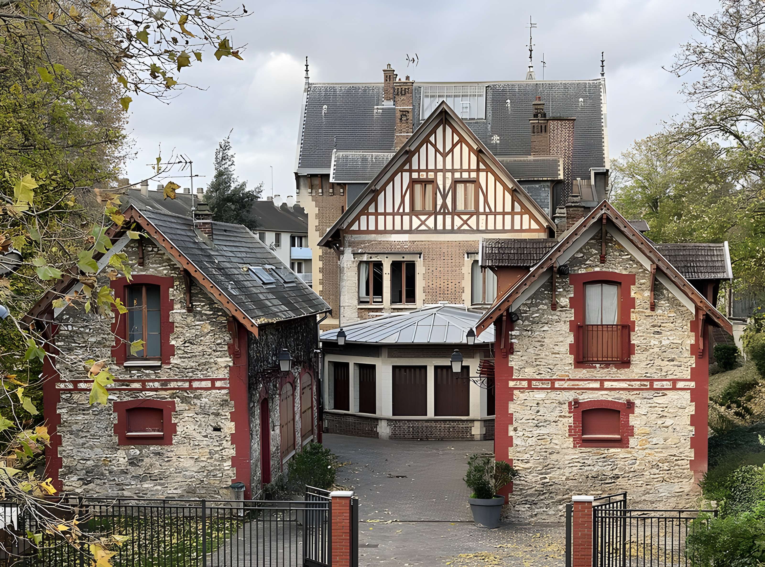 Ancien manoir de Miraville, actuelle mairie