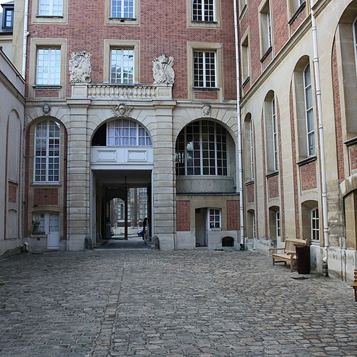 Photo de Hôtel des Affaires étrangères et de la Marine à Versailles
