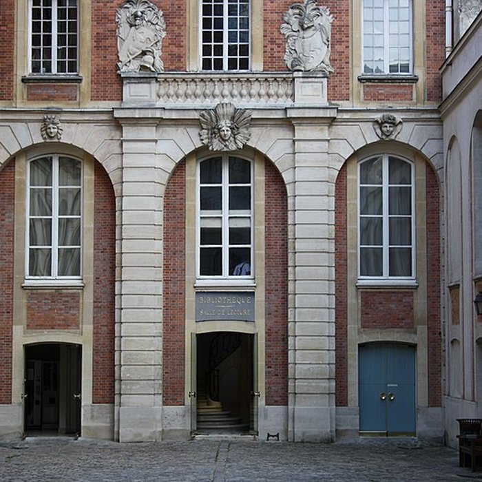 Photo de Hôtel des Affaires étrangères et de la Marine à Versailles