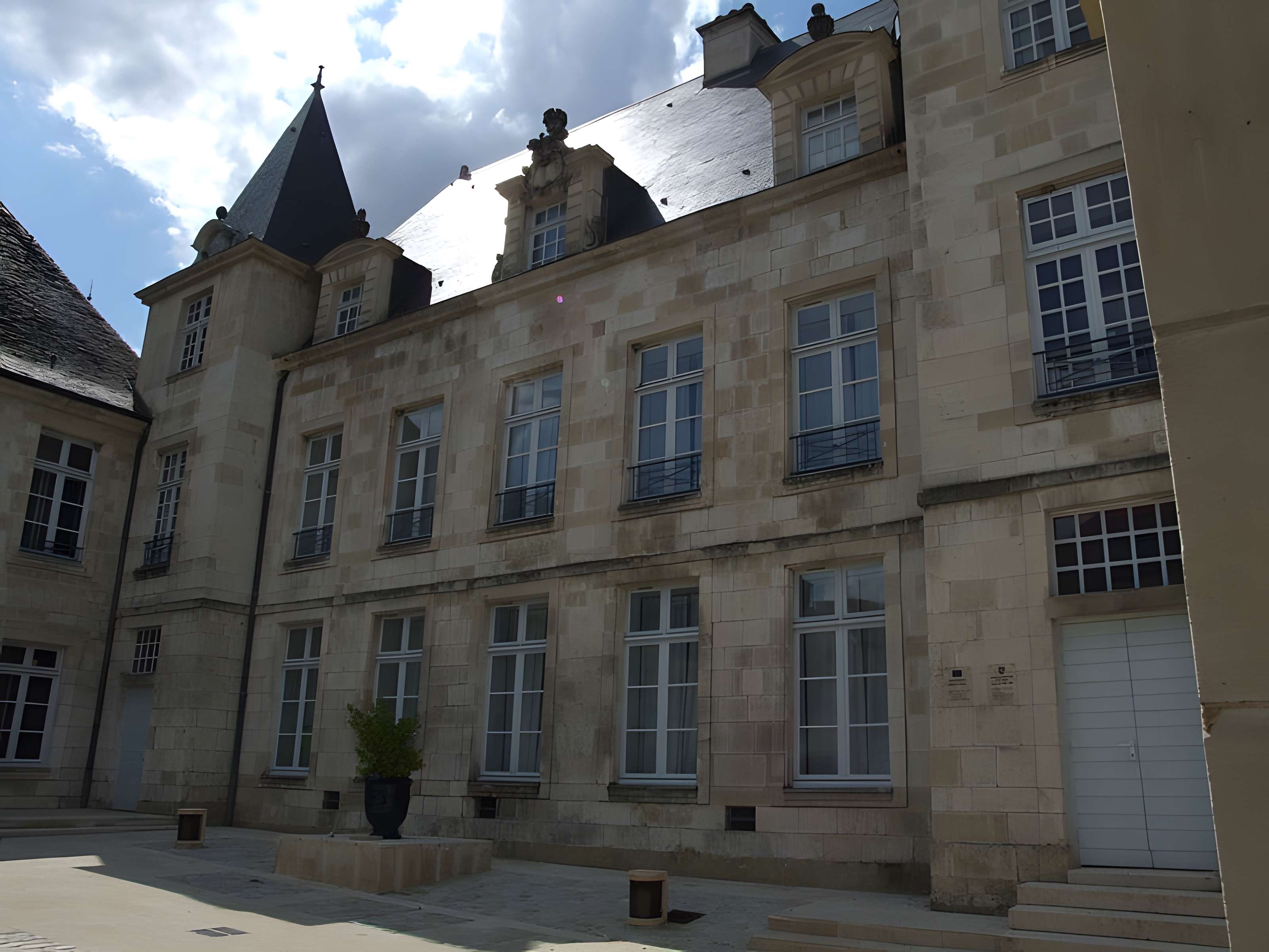 Hôtel des comtes de Brienne à Bar-sur-Aube 