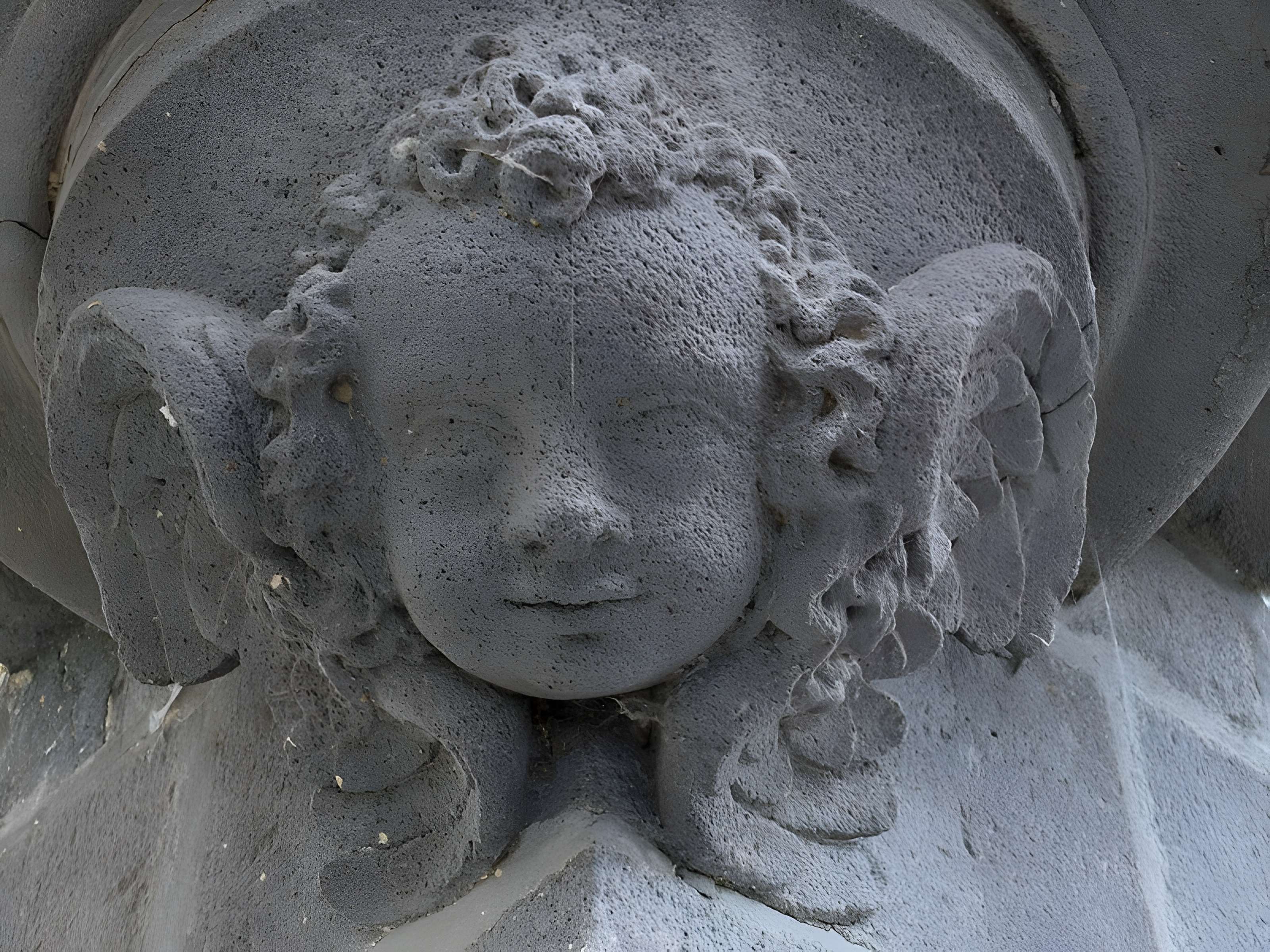 Hôtel des ducs de Bouillon à Maringues