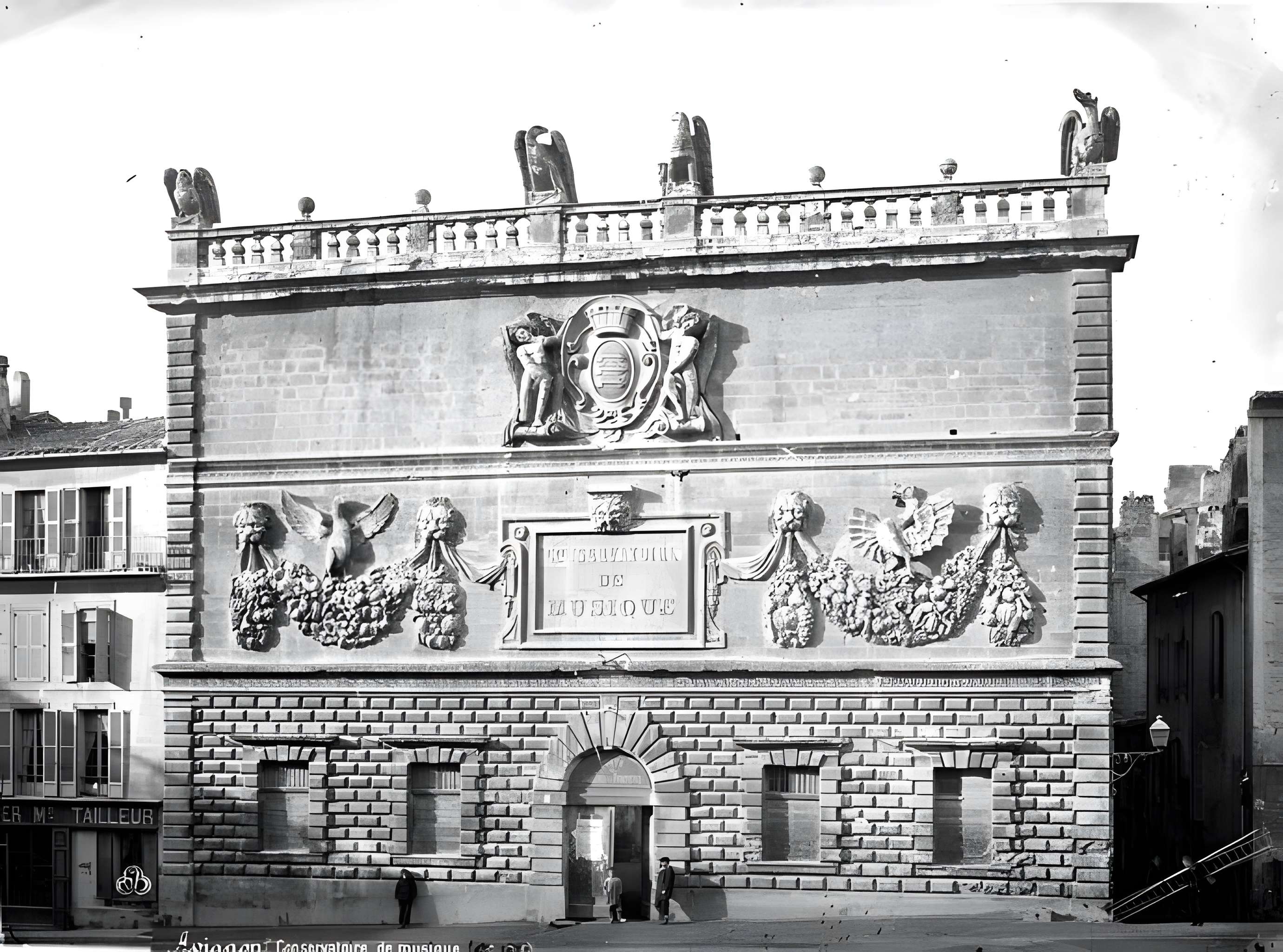 Hôtel des Monnaies à Avignon