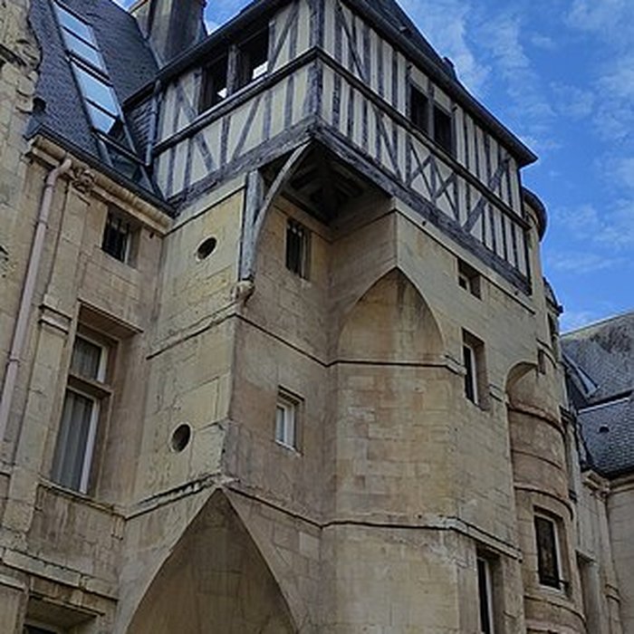 Photo de Hôtel Duquesnoy-du-Thon à Caen