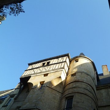 Hôtel Duquesnoy-du-Thon à Caen