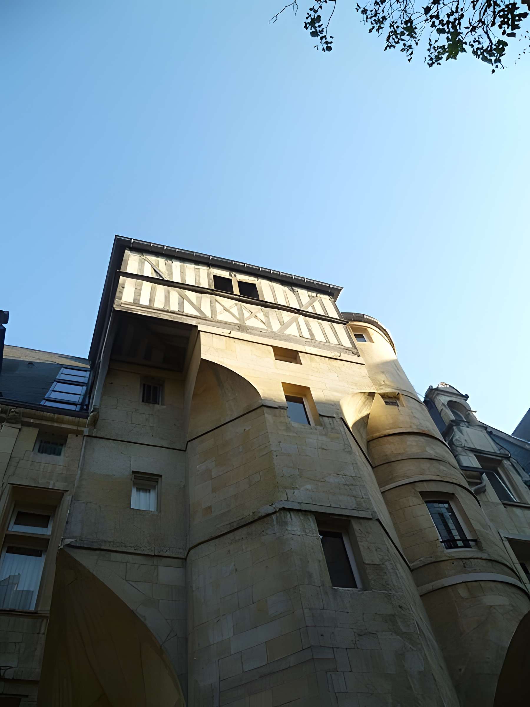 Hôtel Duquesnoy-du-Thon à Caen