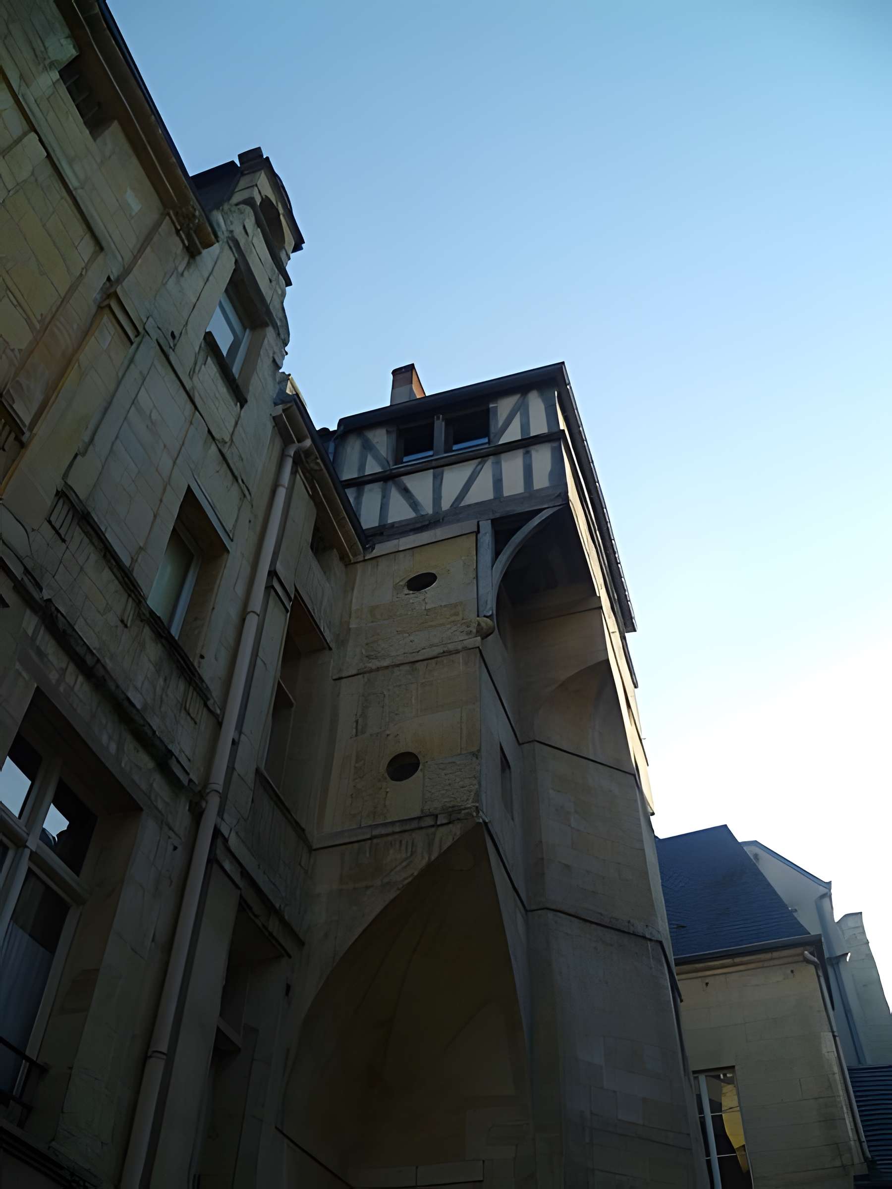 Hôtel Duquesnoy-du-Thon à Caen