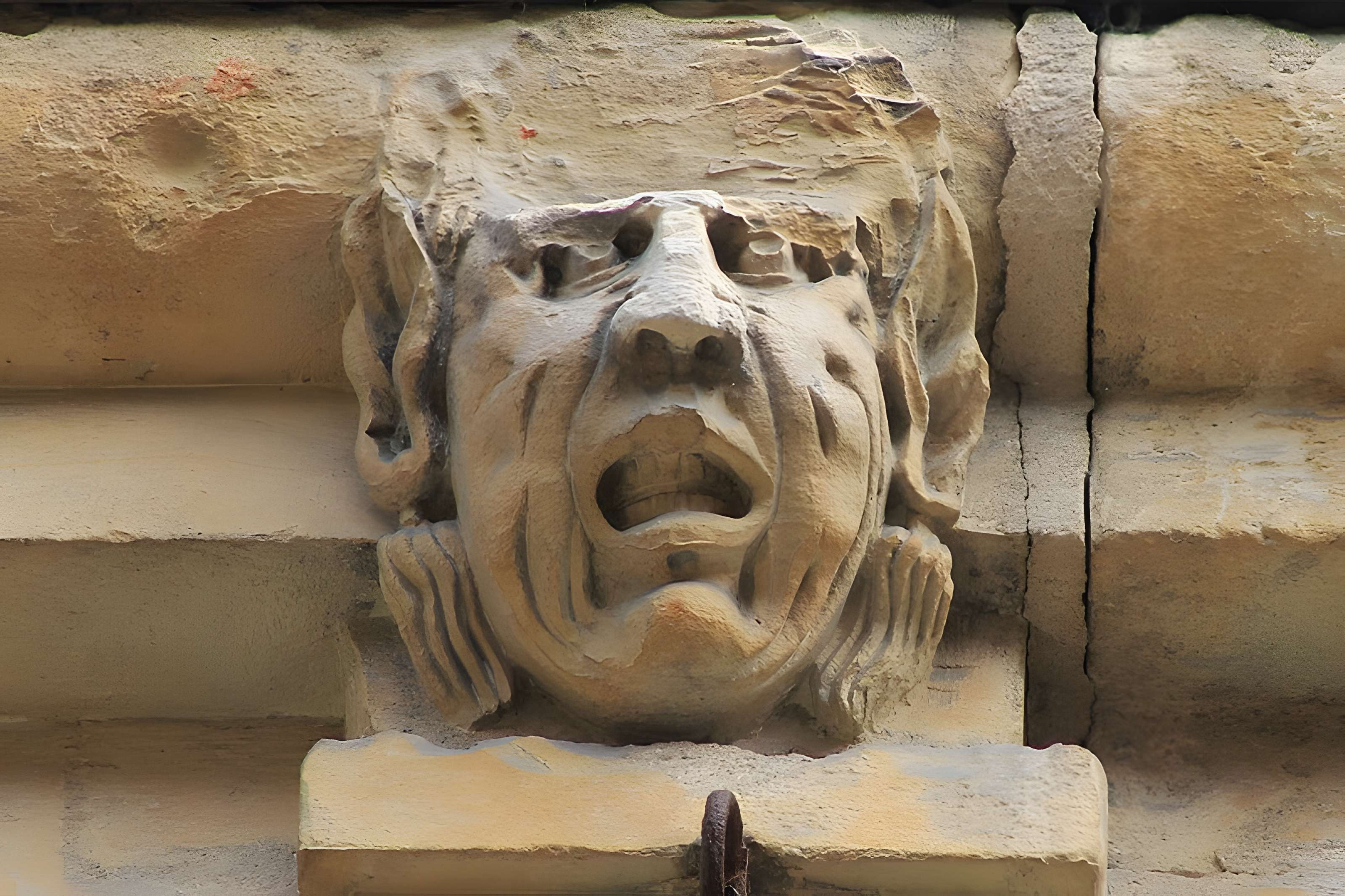 Hôtel Duquesnoy-du-Thon à Caen