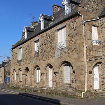 Hôtel Guischard de la Ménardière à Pontorson