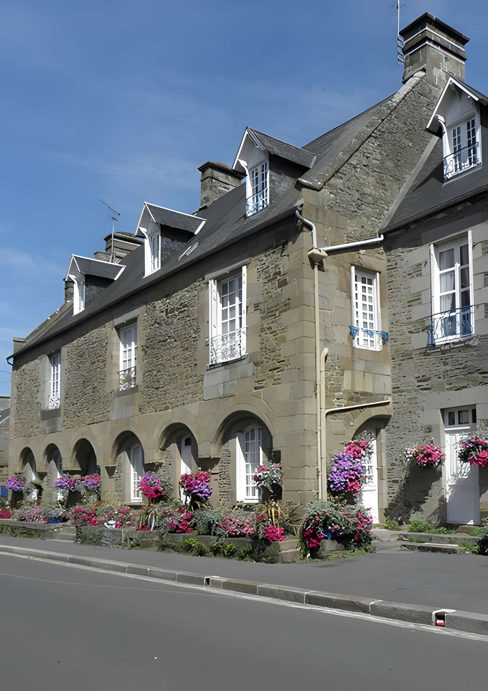 Hôtel Guischard de la Ménardière à Pontorson 