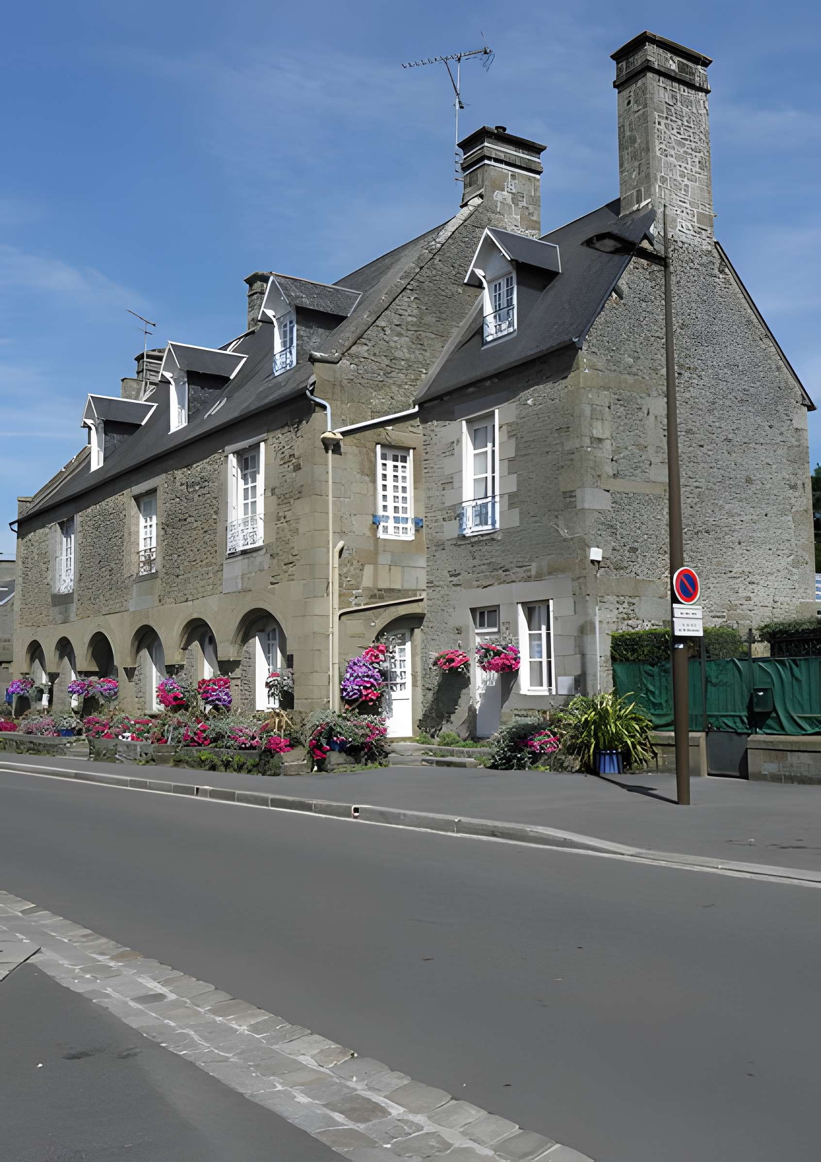 Hôtel Guischard de la Ménardière à Pontorson