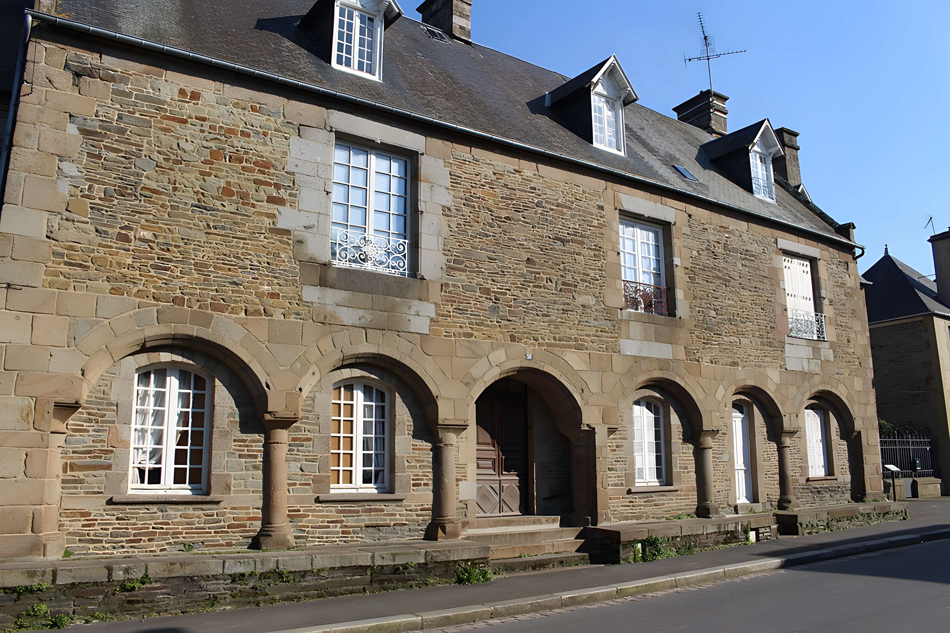 Hôtel Guischard de la Ménardière à Pontorson