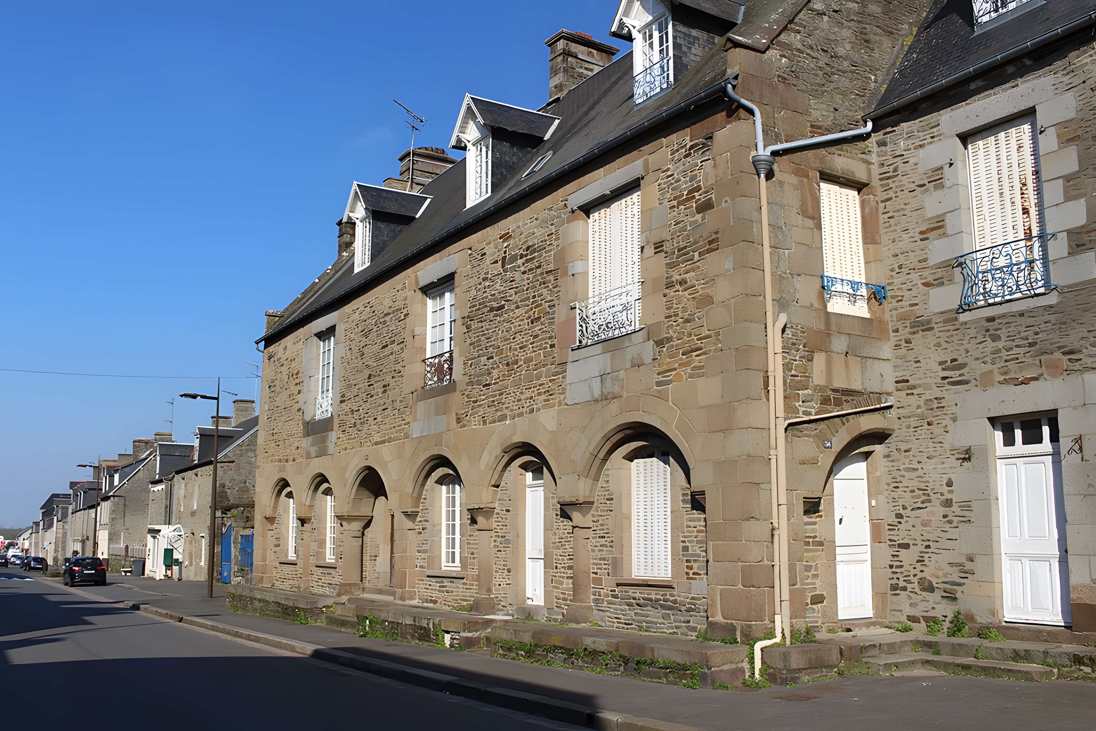 Hôtel Guischard de la Ménardière à Pontorson