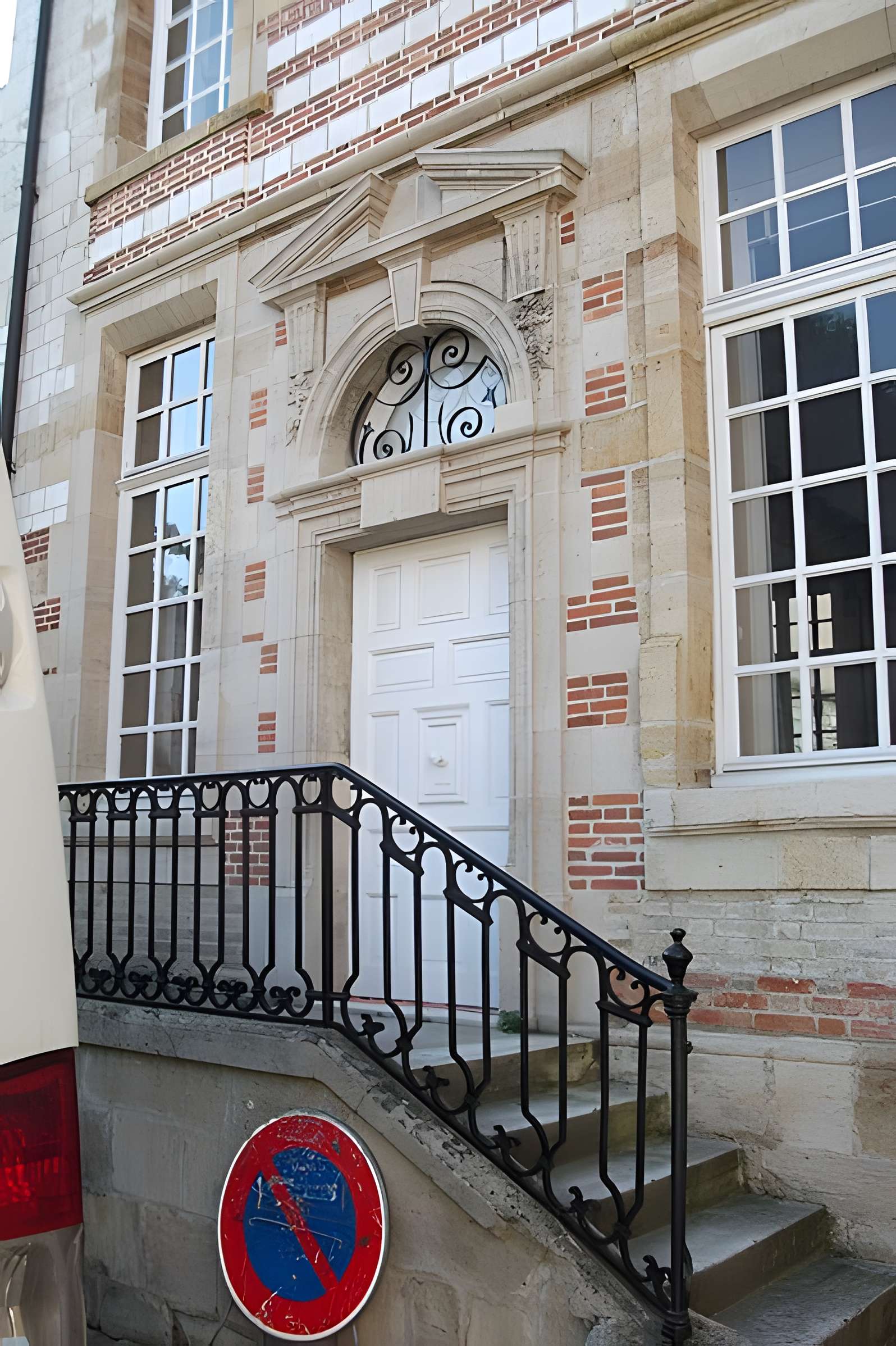 Hôtel, 10 Rue de Chastillon à Châlons-en-Champagne